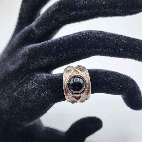 Sterling Silver ring with black stone sz 5.25 - Picture 1 of 5